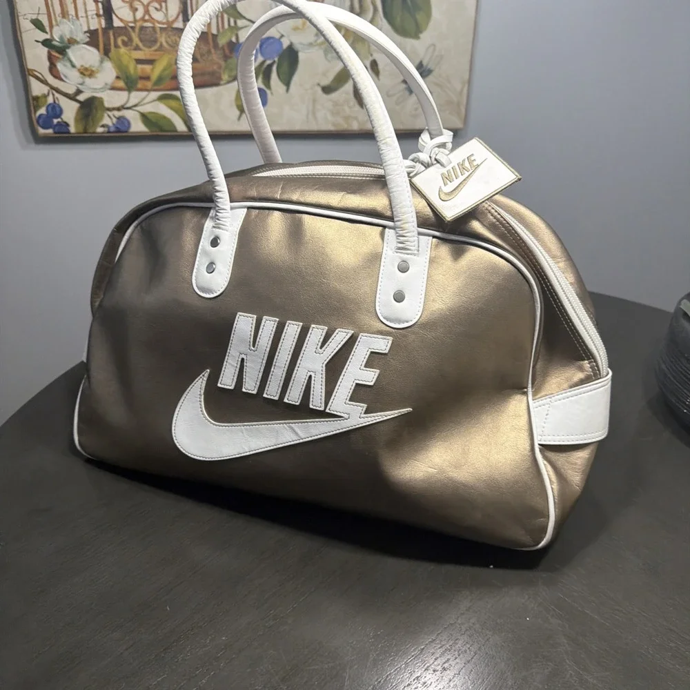 Rare!  NIKE Travel Bag Gold